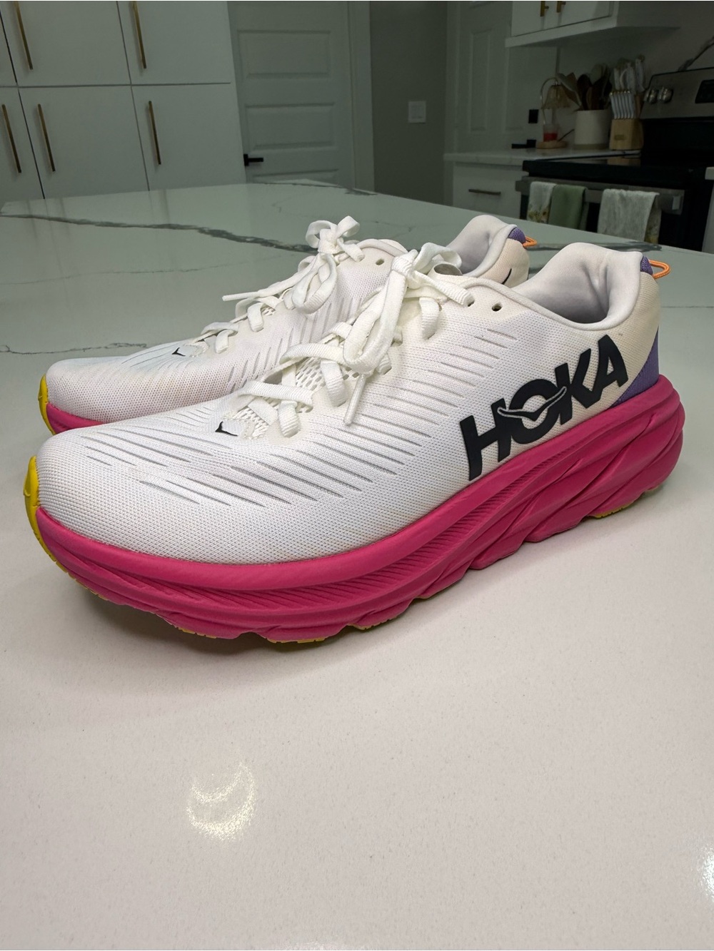 HOKA ONE ONE Rincon 3 Women’s Size 7.5 B Running Shoes Blanc De Blanc Eggnog Pin